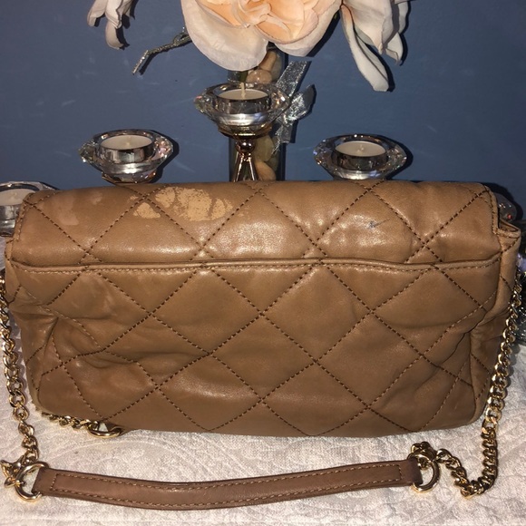 ✨MK Quilted Leather Handbag ✨ - Picture 3 of 7